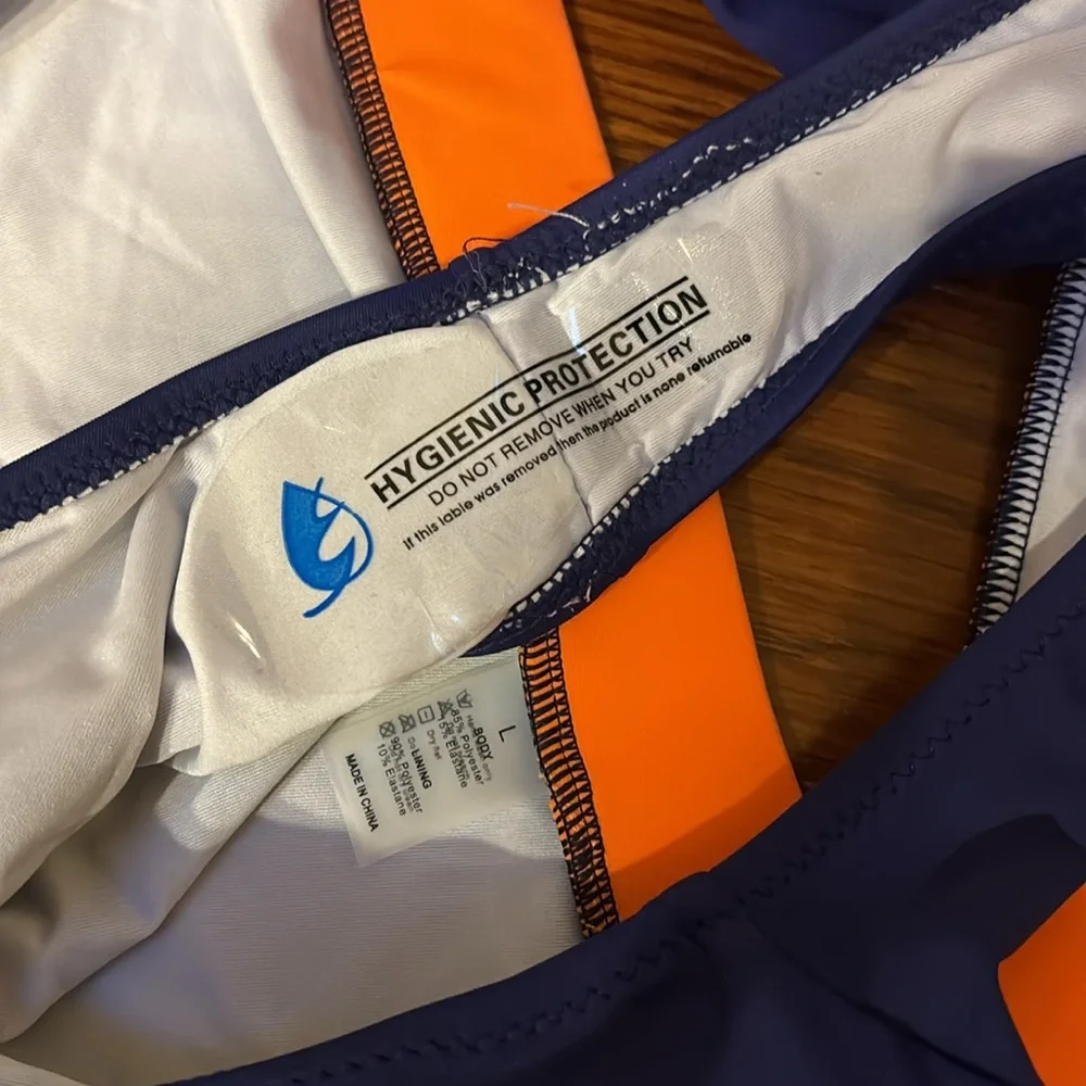 Bikini - Picture 2 of 5